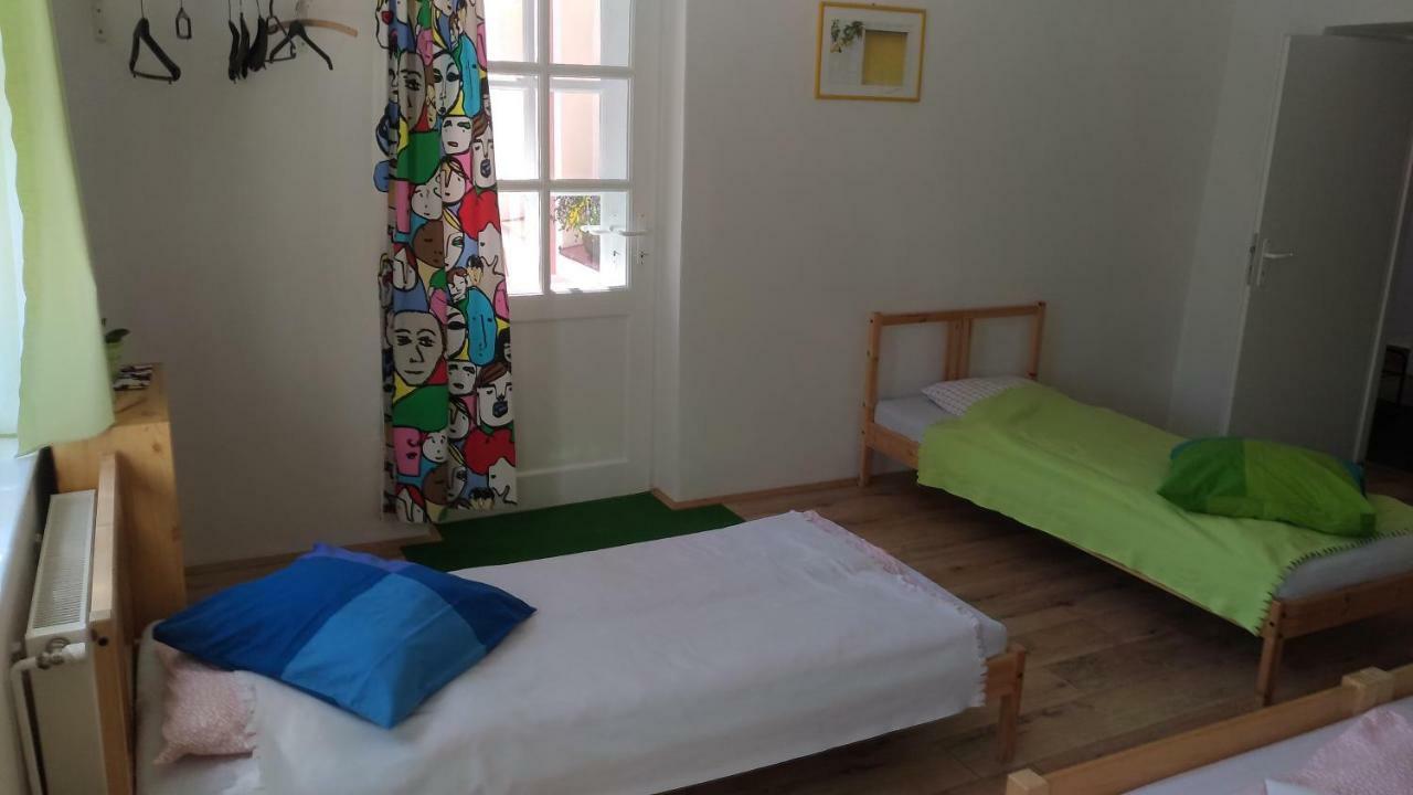 Skromny Apartman V Centru Chebu Extérieur photo